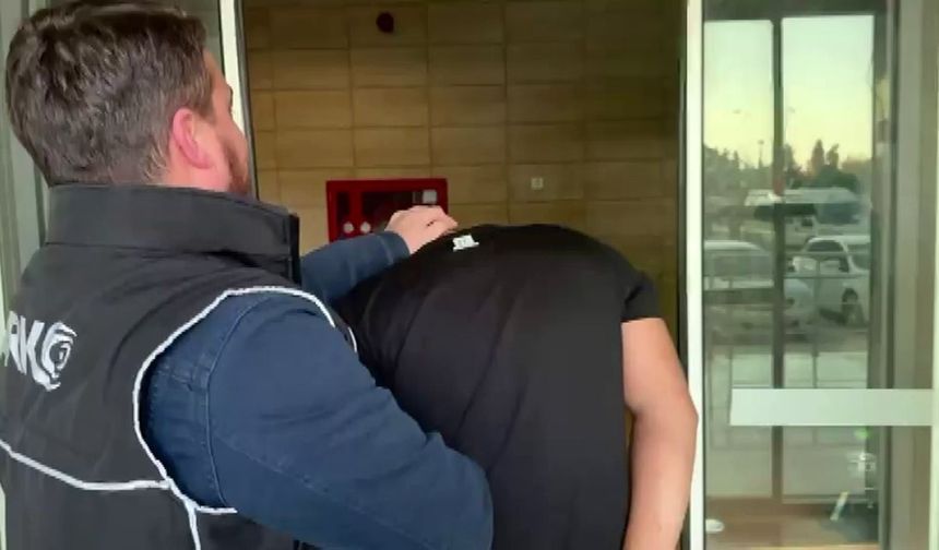 Polisin Nefes Kesen Takibi! 11 Yıl Cezası Olan Firari Saklandığı Evde Yakalandı