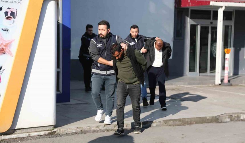 Adana’da 4 Bin Dolarlık Göçmen Ticareti! Şebeke Çökertildi