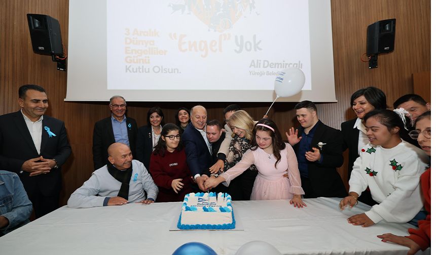 Yüreğir Belediyesi’nden Örnek Etkinlik! Özel Bireyler Sahnede Büyüledi