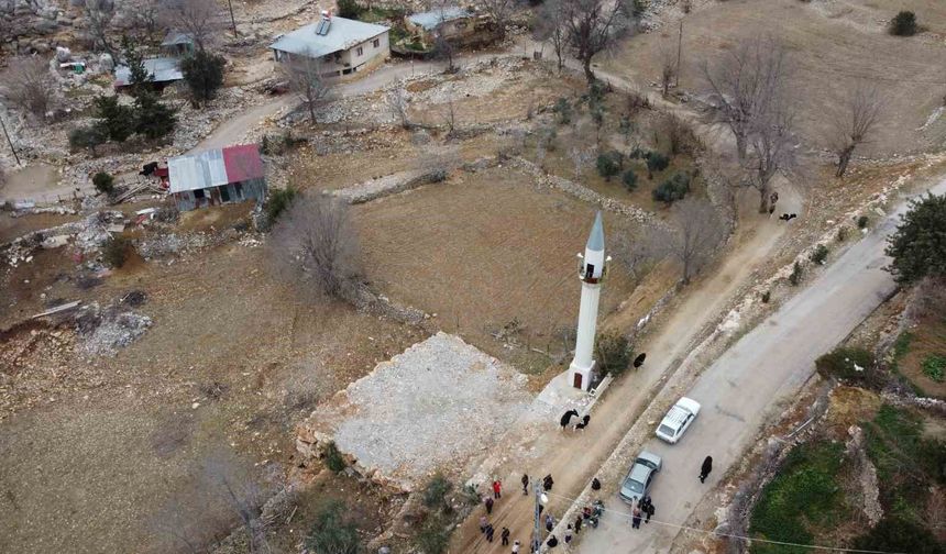 Minare Ayakta, Cami Yok! Adana’da Mahallenin İbadet Çıkmazı