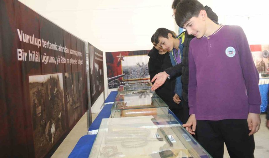 Çanakkale Destanı Kozan’da Canlandı: Gezici Müze Ziyaretçilere Açıldı