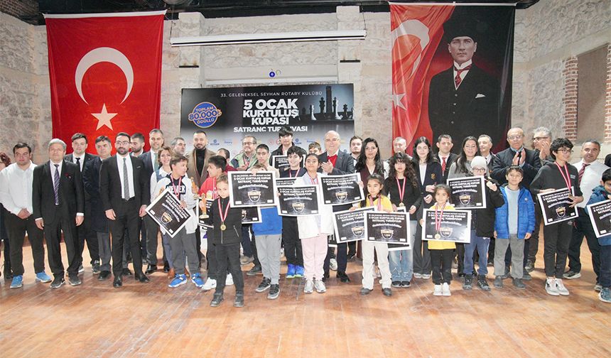 Seyhan’da Satranç Hamleleri Kurtuluş Ruhuyla Yapıldı