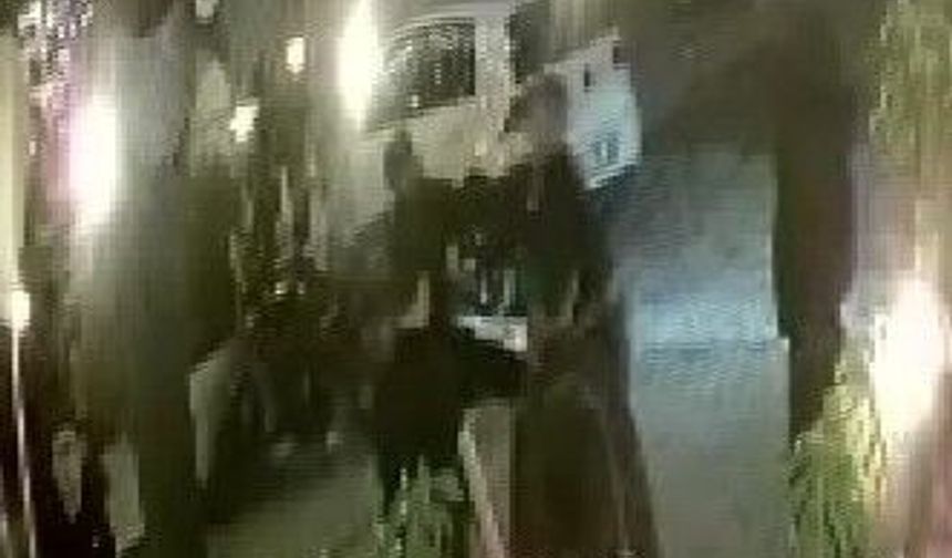 Kafedeki Tartışma Kanlı Bitti: 17 Yaşındaki Çocuk Bıçaklandı