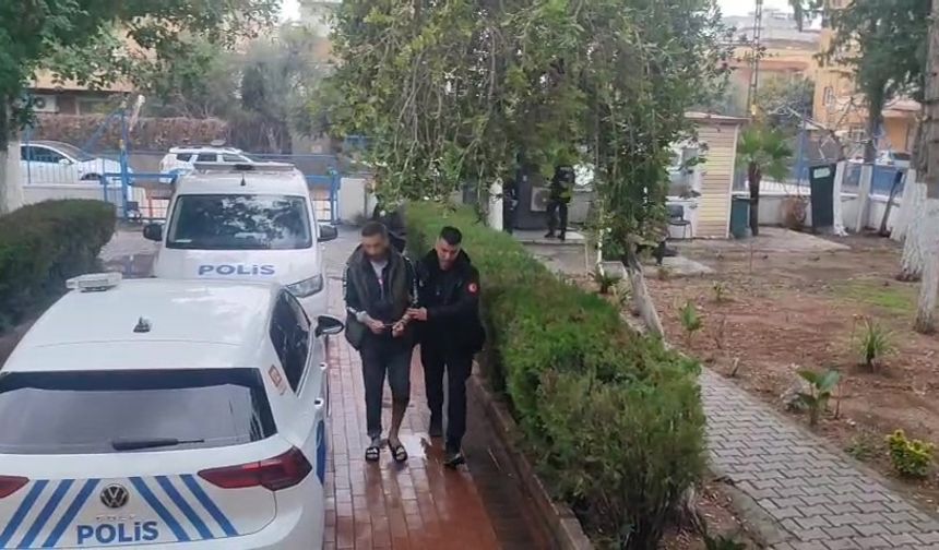 Adana’da Polisi Şaşırtan Operasyon: İki Firari Hükümlü Sokakta Yakalandı