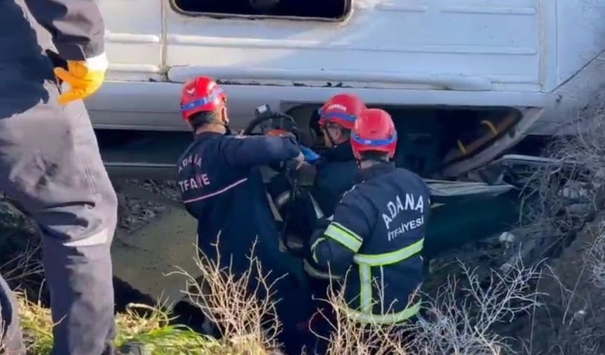 Okul Yolunda Korku Dolu Anlar! Servis Şarampole Uçtu
