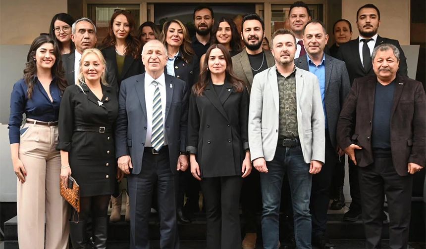 Adana’da Siyasi Trafik: Özdağ, Mimarlarla Buluştu