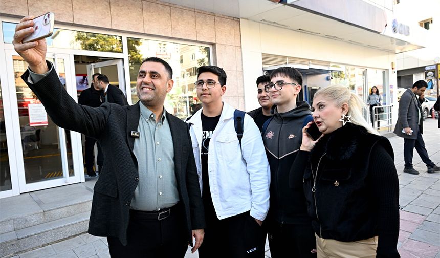 Başkan Kozay Sokakta: Çukurova’da Mahalle Mahalle Değişim