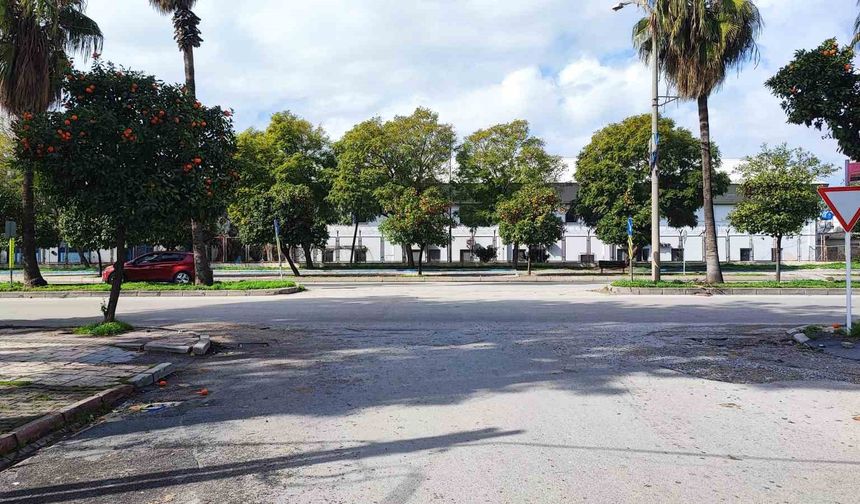 Ara Geçişte Kaza Üstüne Kaza! Esnaf İsyan Etti