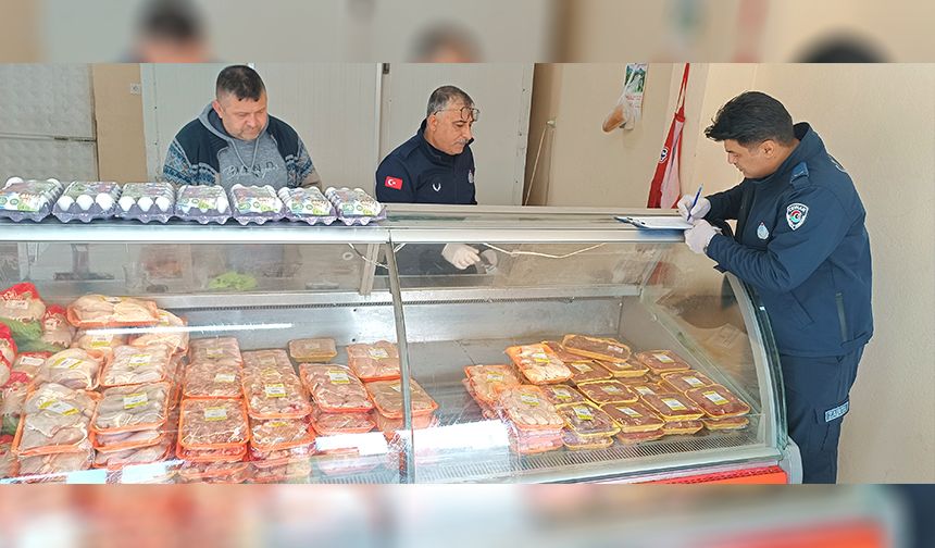 Ceyhan’da Zabıta Sahada: Şarküteri ve Dönercilere Sıkı Denetim