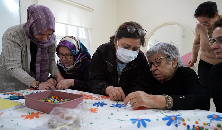 Çukurova Belediyesi’nden Alzheimer Hastalarına Örnek Destek!