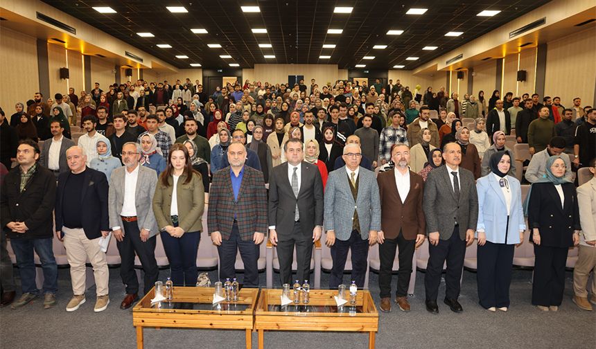 Çukurova Üniversitesi’nde Hilafet Paneline Yoğun İlgi