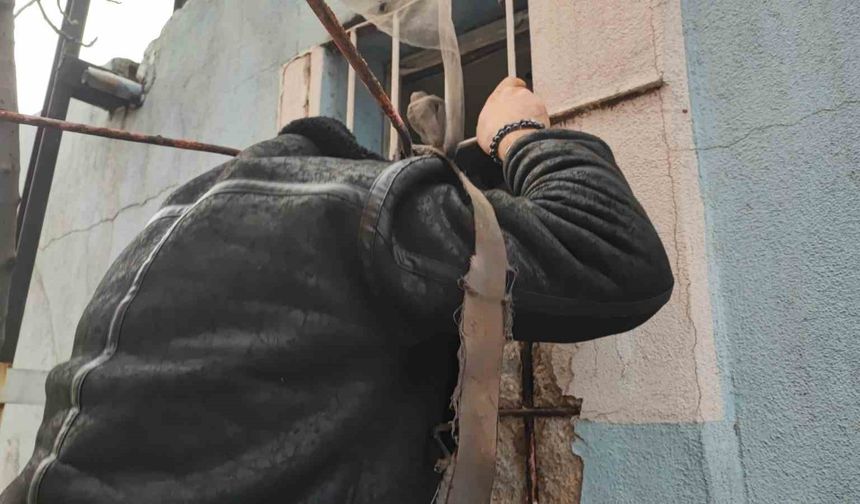 Kedi Zor Girer Denilen Pencereden Hırsız Girdi