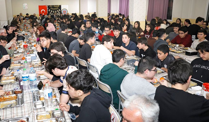 Vali Mustafa Yavuz’dan Fen Lisesi Öğrencilerine Anlamlı Mesaj