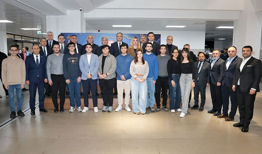 Vali Yavuz’dan Gençlere Güven ve Gelecek Vurgusu