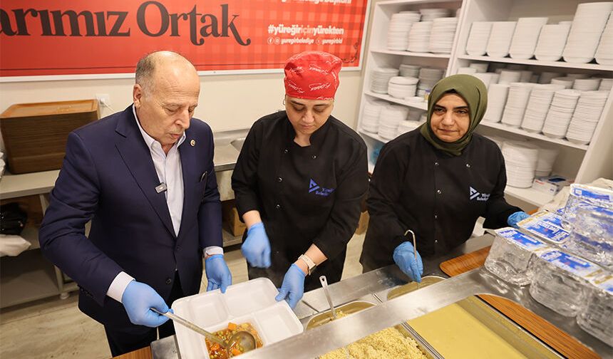 Yüreğir’de Ramazan Bereketi: Kent Lokantasında Ücretsiz İftar