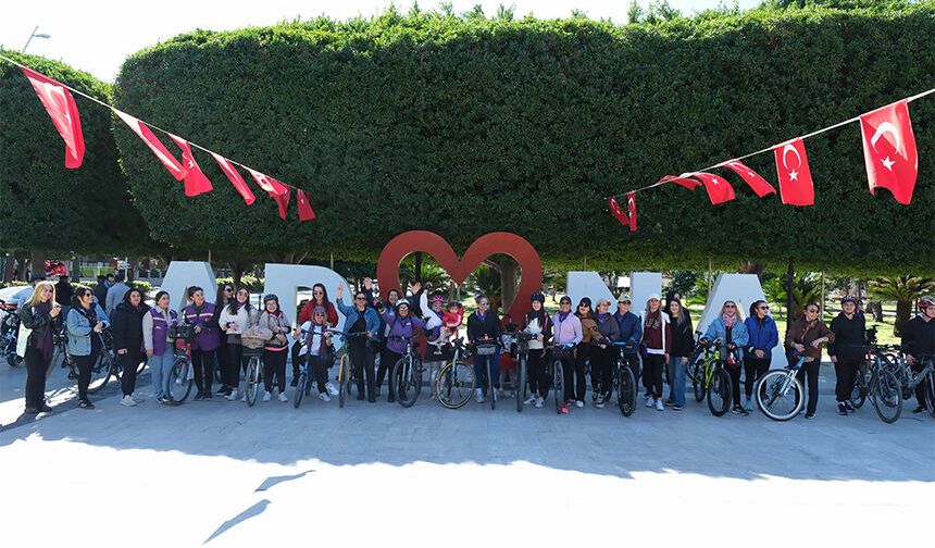 8 Mart Adana’da Farkındalık Haftasına Dönüştü: Kadın Dayanışması Sokaklarda!