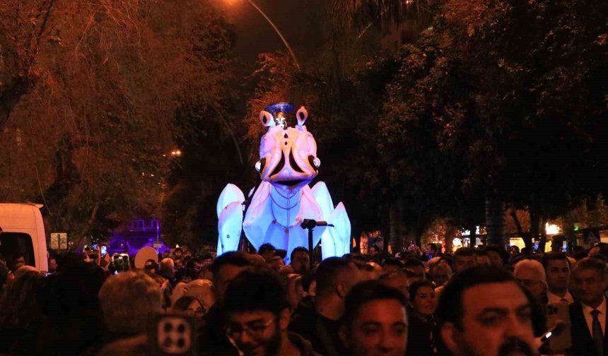 25.Tiyatro Festivali Coşkusu: Adana Renkli Görüntülere Sahne Oldu