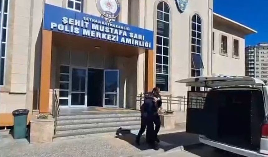 Adana’da Araç Kavgası: Cam Kırıldı, Şüpheliler Tutuklandı