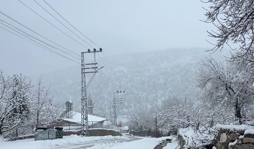 Adana’da Bayramda Kartpostallık Görüntüler! Yaylalar Beyaza Büründü