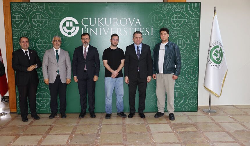 Çukurova Üniversitesi’nde Bayram Coşkusu: Tüm Personel Bir Araya Geldi!