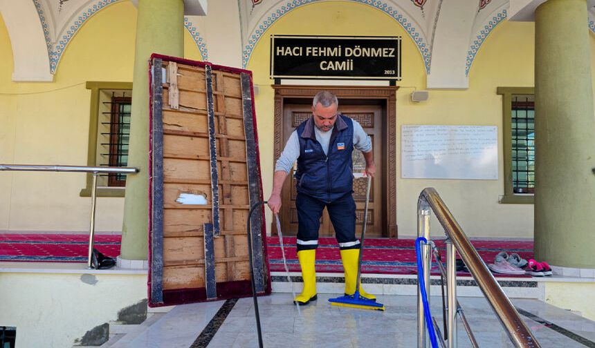 Çukurova’da Camiler Bayrama Hazırlanıyor