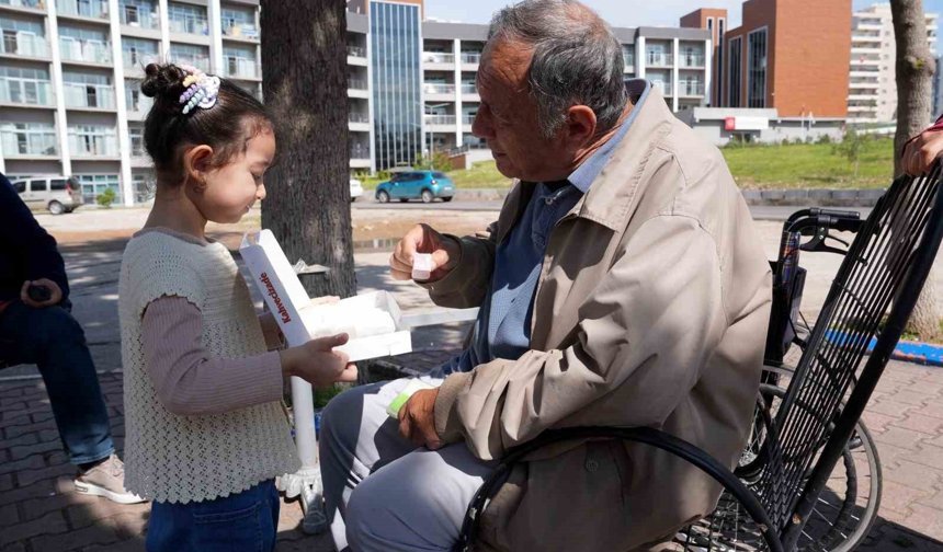Miniklerden Yürek Isıtan Ziyaret! Huzurevinde Duygu Dolu Anlar