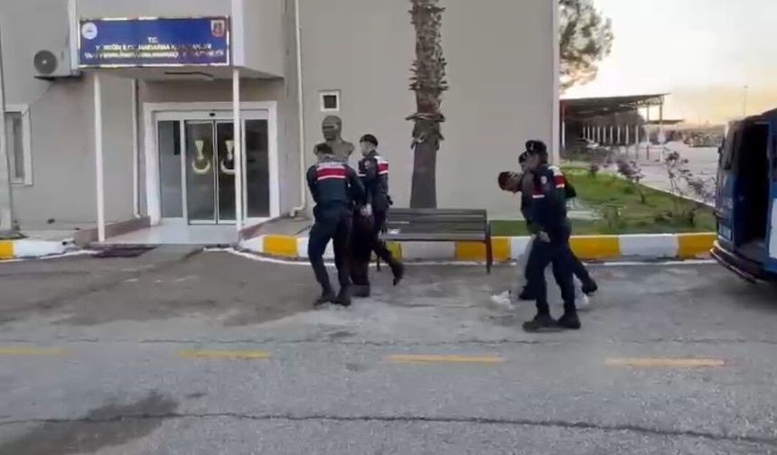 Adana’da Kur’an Kursuna Saldırı: Kur’an-ı Kerim’lere Zarar Verdiler