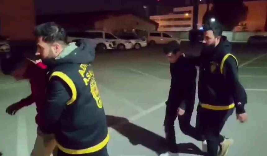 Adana’da PVC Ustasına Kanlı Saldırı: 15 Yaşındaki Çocuklar Kurbanın Hayatını Aldı!