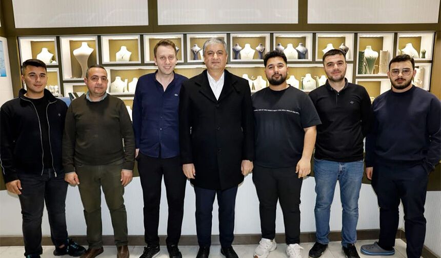 Vali Mustafa Yavuz Şehitler Bulvarı’nda Esnafla Buluştu, Adana Tek Yürek Oldu!