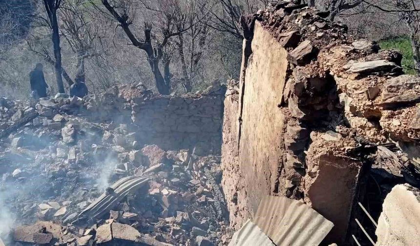 Adana’da Feci Yangın! Parasını Kurtarmak İsterken Ağır Yaralandı