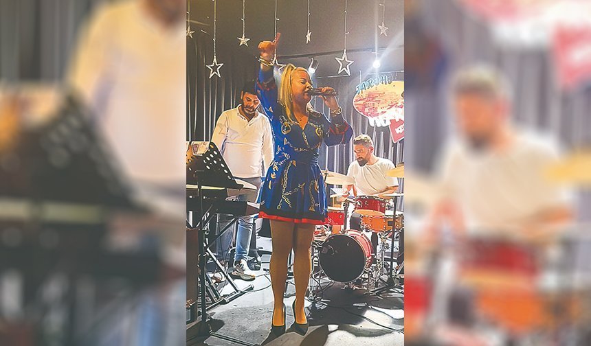 Adana’da Eğlencenin Adresi Değişmiyor: Her Hafta Aynı Sahnede Zirvede