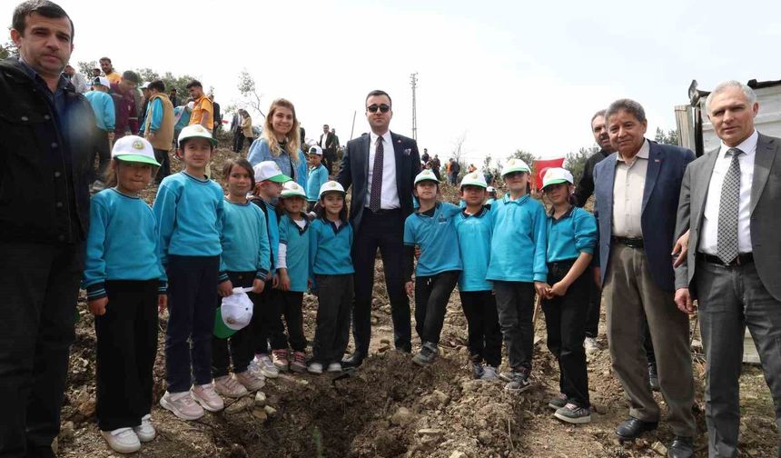 Yangının İzleri Siliniyor: Kozan’da Yeşil Seferberlik