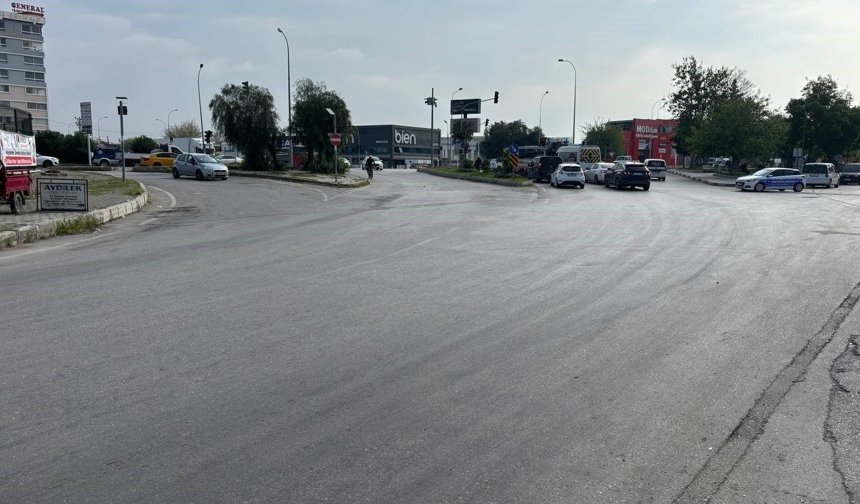 Adana’da Dehşet Anları: Çarpışma Bisikleti İkiye Böldü!