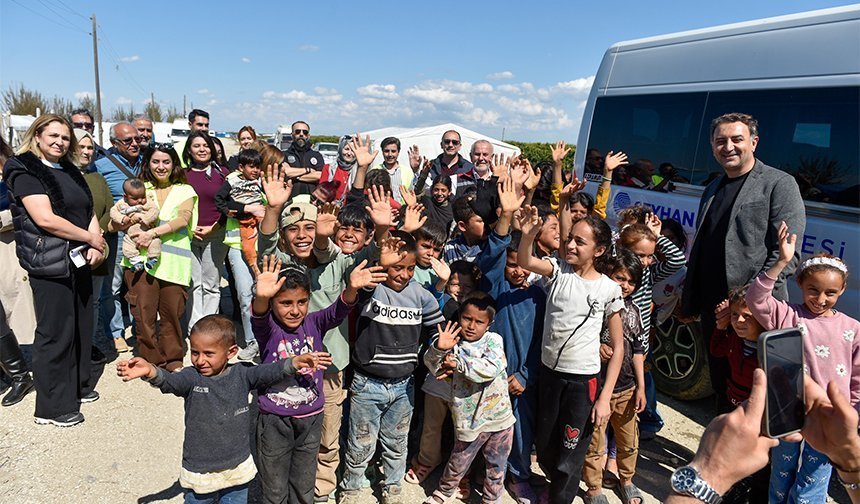 Seyhan Belediyesi Sahaya İndi! Çadır Kentte Dikkat Çeken Destek