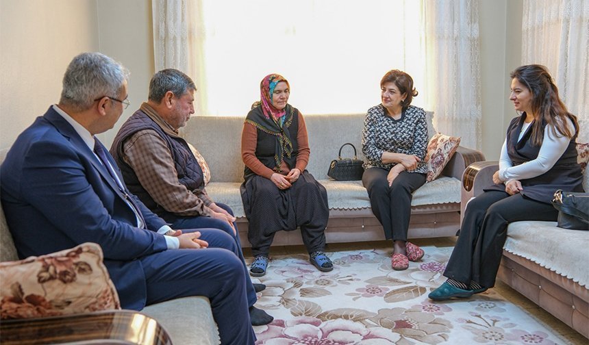 Süreyya Yavuz’tan Duygulandıran Ziyaret! Şehit Aileleriyle Buluştu