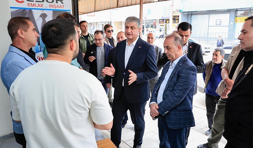 Vali Yavuz Sahaya İndi! Esnafla Buluşma Dikkat Çekti