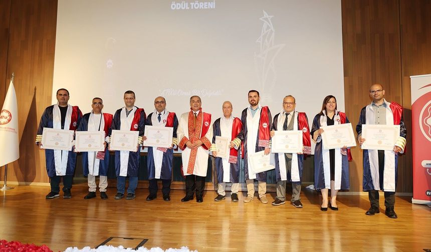 ATÜ’de 15. Yıl Coşkusu! Başarılar Ödüllerle Taçlandı