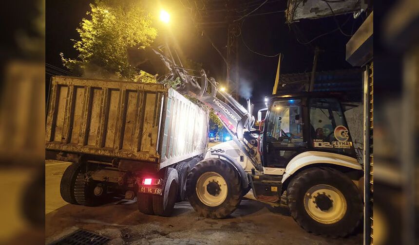 Ceyhan Belediyesi’nden Gece Mesaisi! 5 Mahallede Hummalı Çalışma