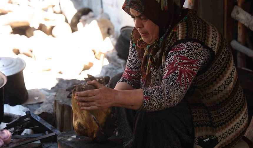Kozan’da Bayram Mesaisi: Bir Kelle 700 Lira, Siparişlere Yetişemiyorlar