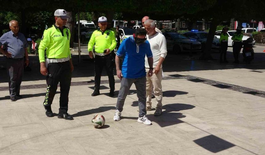 Adana’da Alkol Gözlüğü Takanlar Topa Vuramadı! Ortalık Karıştı