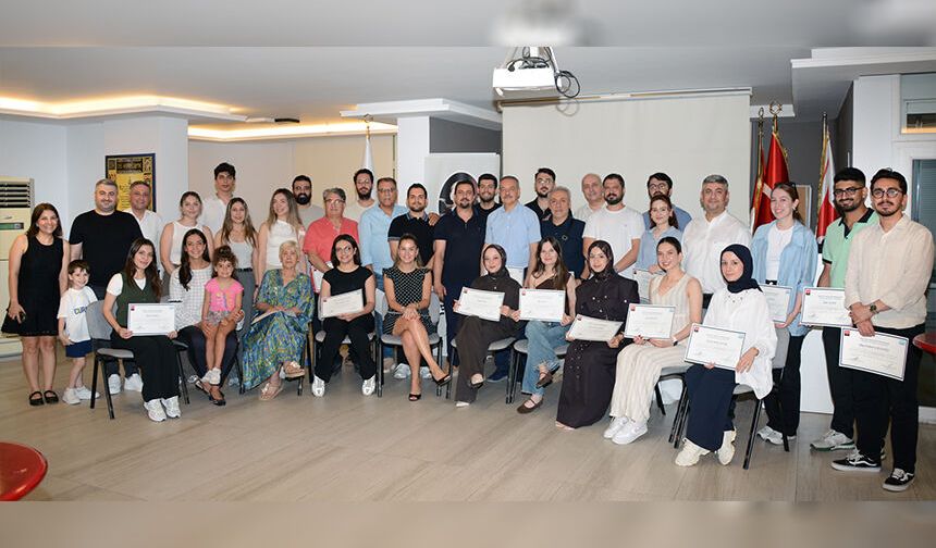 Dental Mentör Programı Mezunlarına Sertifikaları Verildi