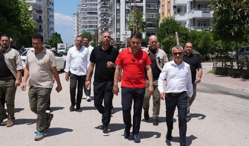 Çukurova’da Dikkat Çeken Ziyaret: Başkan Kozay Mahalleye Çıkarma Yaptı