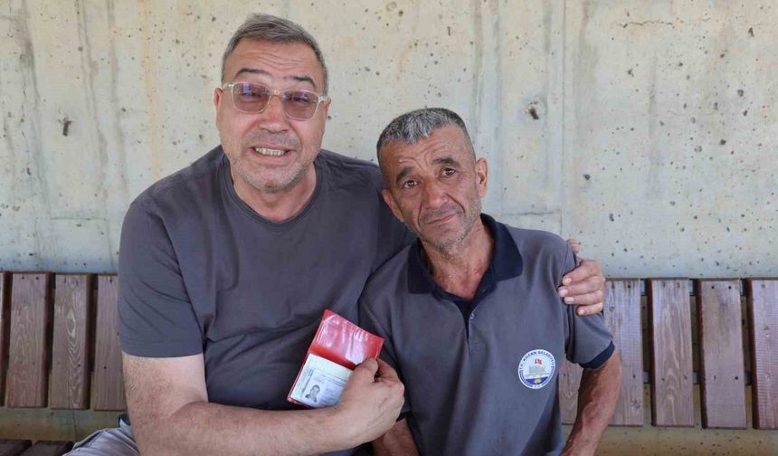 Almanya'dan Geldi, Kaybettiği Cüzdanla İlgili Gelen Telefon Şaşırttı