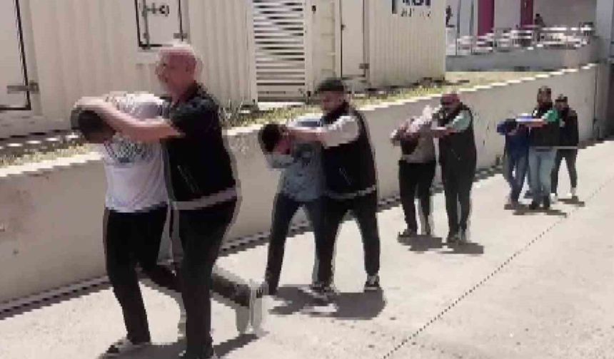 Adana'da Şafak Operasyonu! Binlerce Uyuşturucu Hap Ele Geçirildi