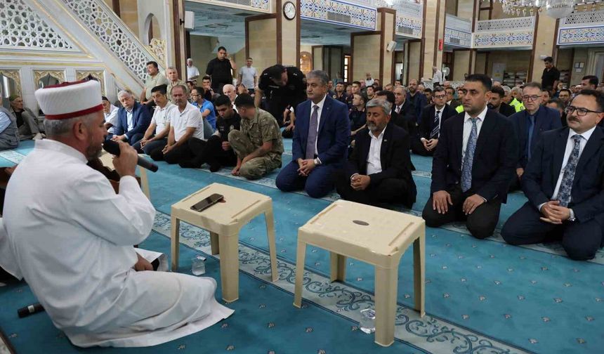 Adana'da 15 Temmuz İçin Tek Yürek Oldular!
