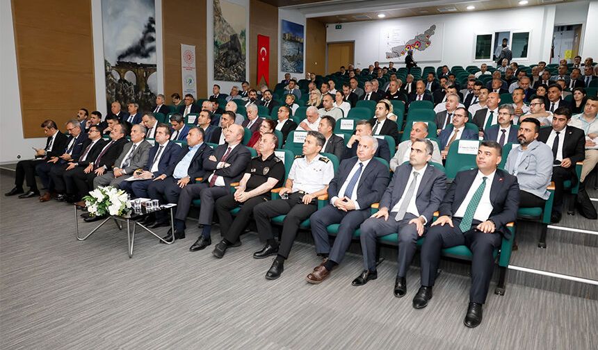 174 Milyar TL'lik Dev Yatırım! Adana'nın Geleceği Masaya Yatırıldı