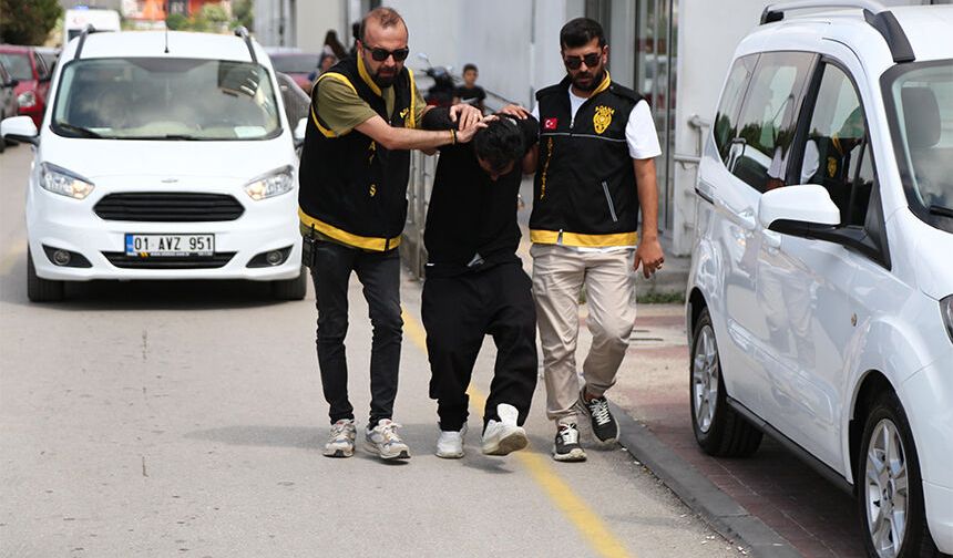 Kıskanıp Cinnet Geçirmiş!