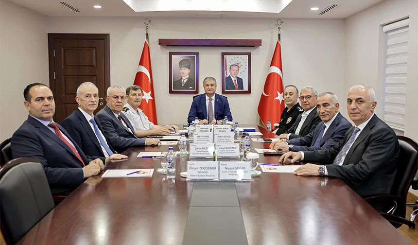 Adana’da Kritik Ekonomi Zirvesi! Vali Yavuz, Oda Ve Borsa Başkanlarıyla Buluştu