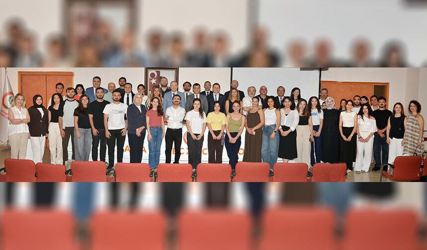 Ecz. Elekarışmaz, “Eczacılıkta İstihdamın Artırılması İçin Var Gücümüzle Çalışıyoruz”