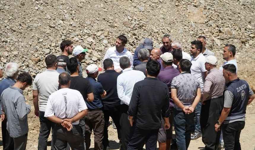 Feke’de Başkan Sahaya İndi! Mahalle Mahalle İhtiyaçları Yerinde Tespit Ediyor